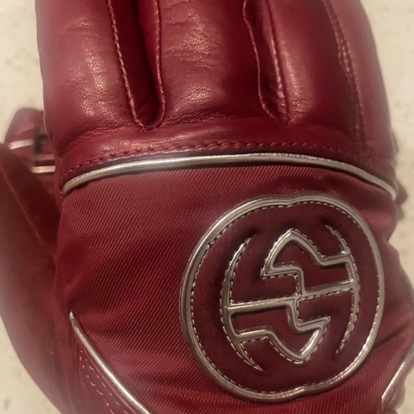 Men’s Gucci Gloves - Picture 2 of 4